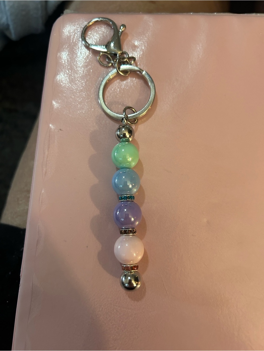 Beaded and colored keychains - Picture 7 of 9